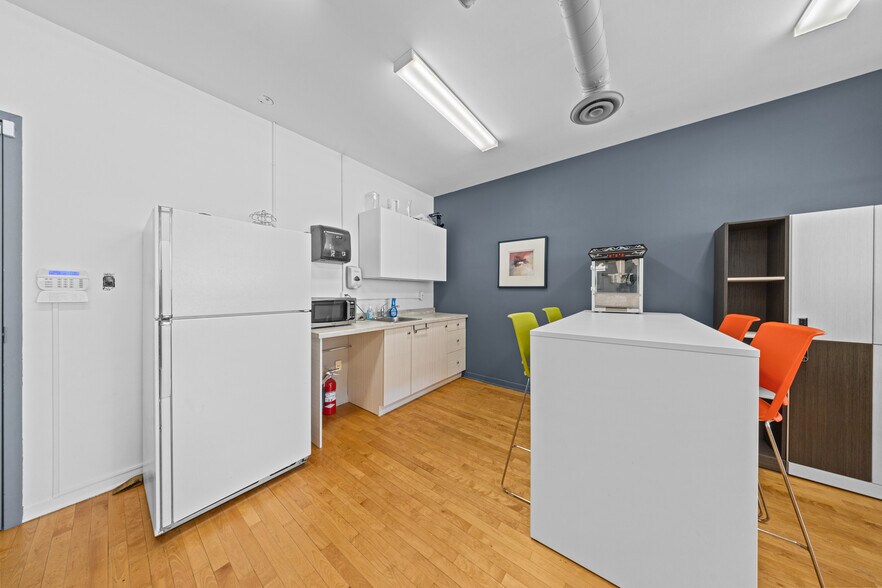 More Photos Of 342-354 Richmond Rd, Ottawa Storefront Retail Office For Lease