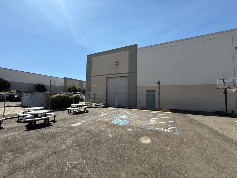 More Photos Of 1921 Arena Blvd, Sacramento Research And Development For Lease
