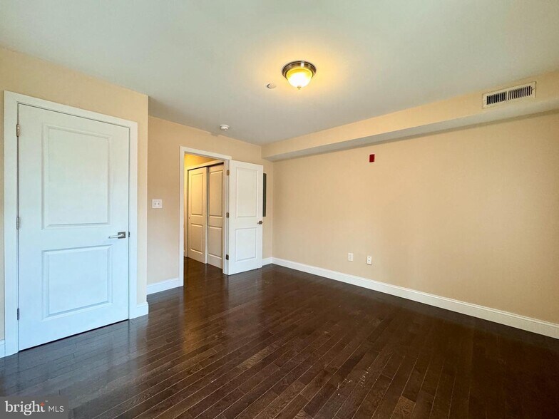 More Photos Of 1014 E Moyamensing Ave, Philadelphia Multifamily For Sale