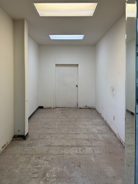 More Photos Of 34040 Date Palm Dr, Cathedral City Storefront Retail Office For Lease