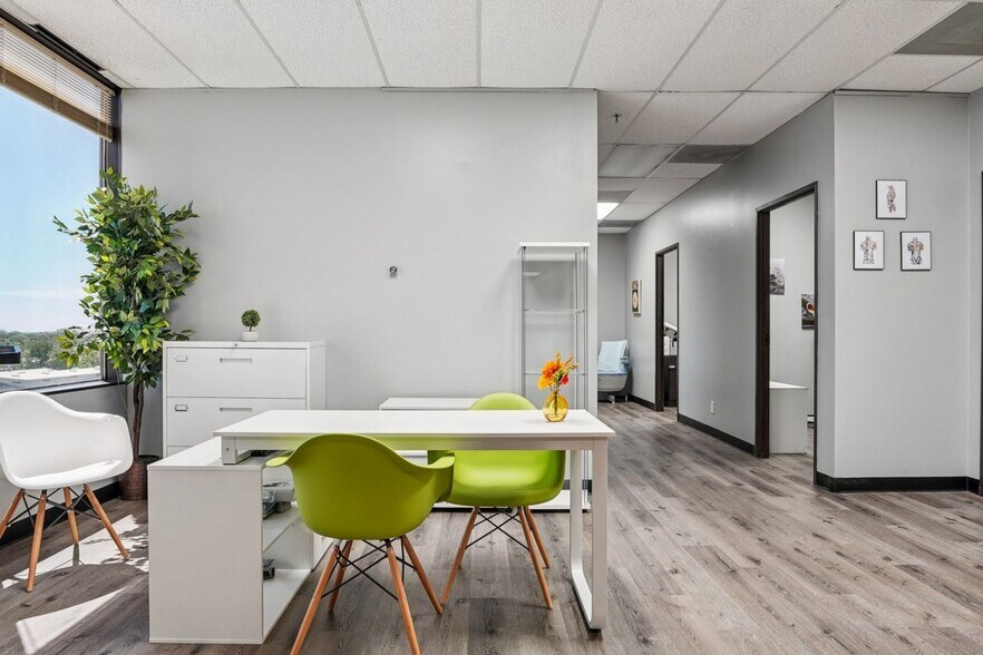More Photos Of 1800 Teague Dr, Sherman Office For Sale