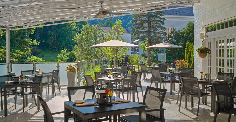 More Photos Of 18 Main St, Stowe Hotel For Sale