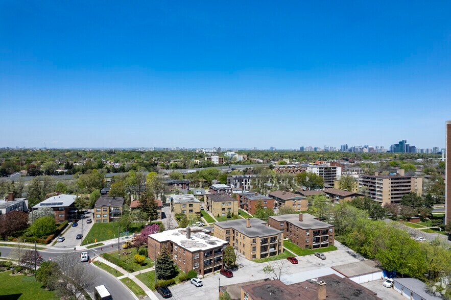 More Photos Of 25 Hotspur Rd, Toronto Apartments For Sale