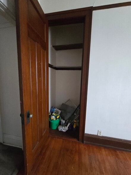 More Photos Of 924 S 19th St, Milwaukee Apartments For Sale