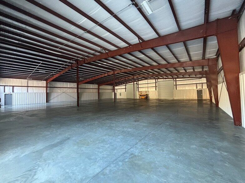 More Photos Of 3606 Explorer Trl, Oakwood Warehouse For Sale