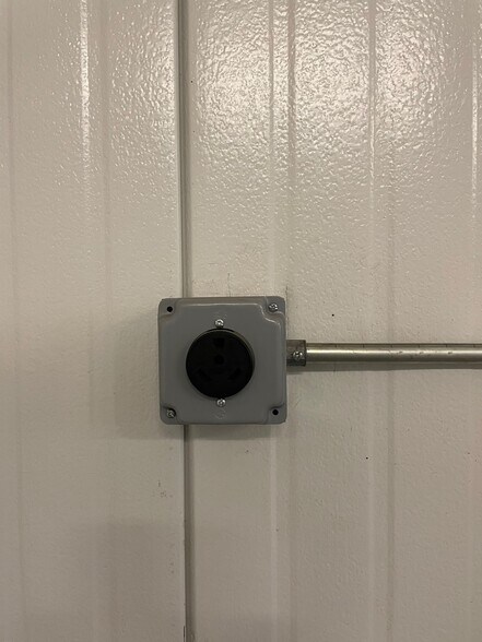 More Photos Of 3656 Stagecoach Rd, Longmont Warehouse For Lease