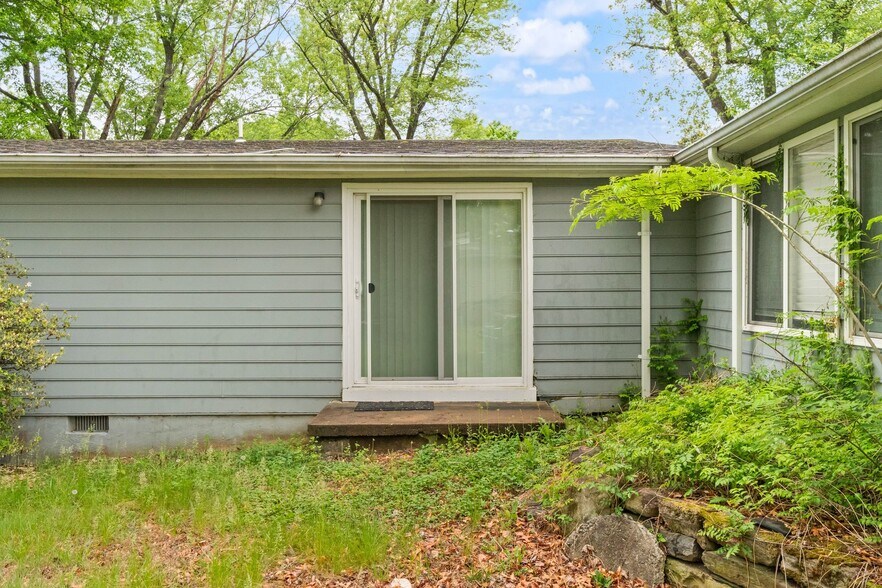 More Photos Of 17423 Wilson St, Dumfries Multifamily For Sale
