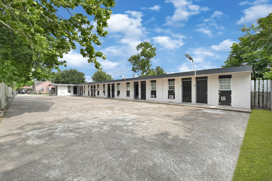 More Photos Of 3714 Dabney St, Houston Apartments For Sale