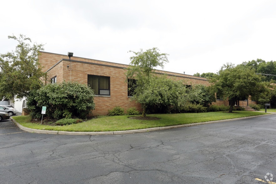 More Photos Of 510 Ryerson Rd, Lincoln Park Manufacturing For Lease