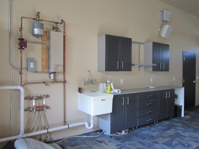 More Photos Of 913 Manor Dr NE, Spring Lake Park Office For Lease