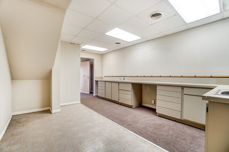 More Photos Of 6750 Brandt Pike, Huber Heights Medical For Sale