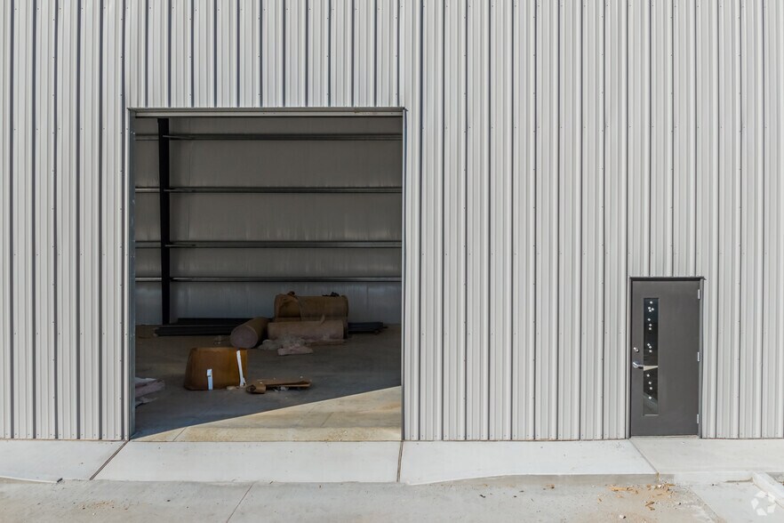 More Photos Of 5713 13th St, Katy Unknown For Lease