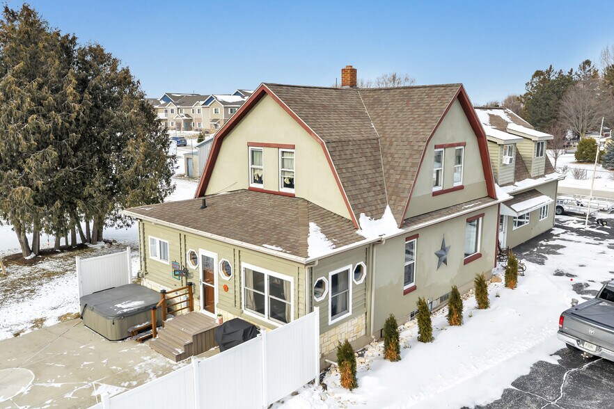 More Photos Of 513-529 Duluth Ave, Sturgeon Bay, Sturgeon Bay General Retail For Sale