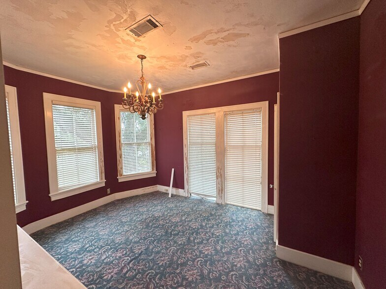 More Photos Of 16 W La Rua St, Pensacola Loft Creative Space For Sale