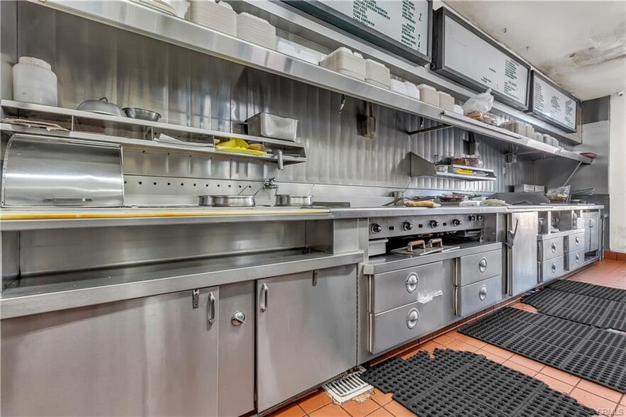 More Photos Of 4419 S Normandie Ave, Los Angeles General Retail For Sale