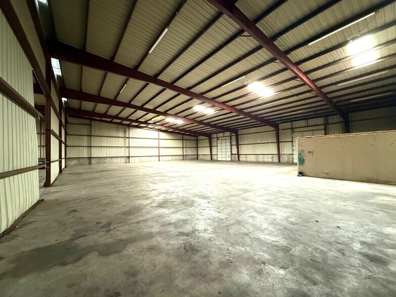 More Photos Of 2303 Santa Rita Ave, Laredo Industrial For Sale