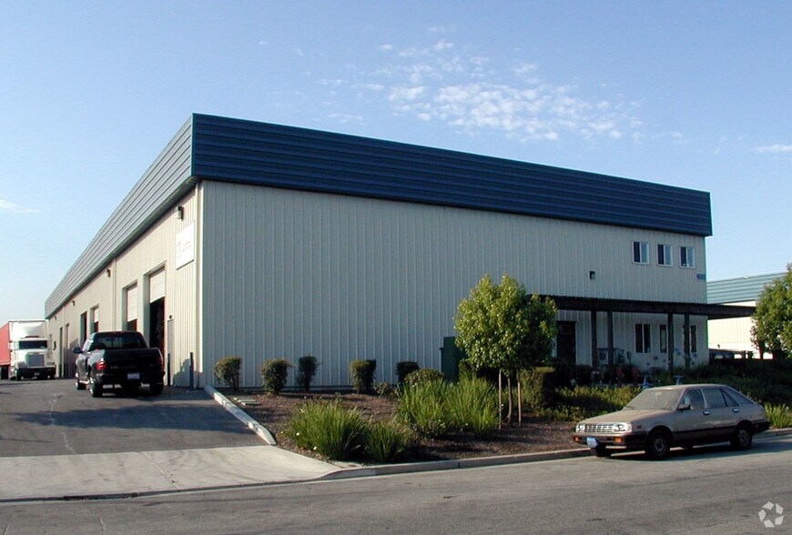 More Photos Of 490 Mayock Rd, Gilroy Warehouse For Lease