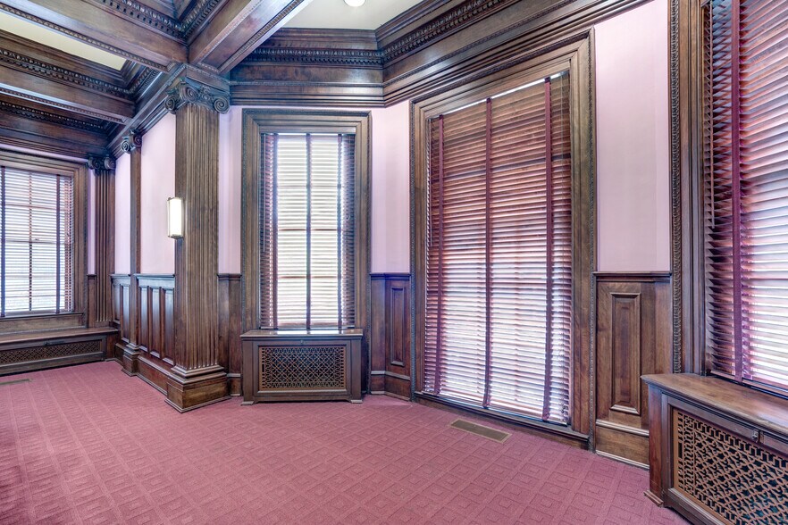 More Photos Of 2040 S St NW, Washington Office For Sale