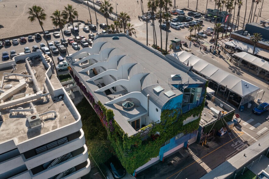 More Photos Of 3111 Ocean Front Walk, Marina Del Rey Apartments For Sale