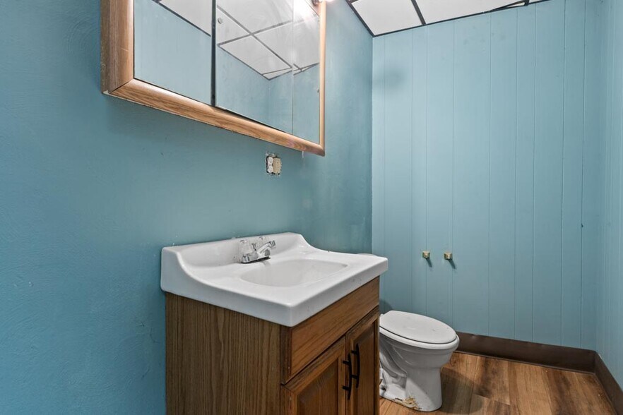 More Photos Of 223 Fearing Blvd, Toledo Freestanding For Lease