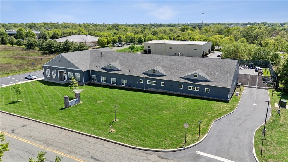 More Photos Of 22 Royal Rd, Flemington Industrial For Sale