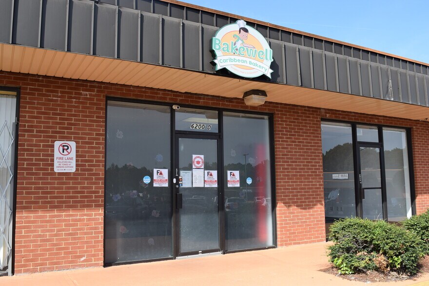 More Photos Of 6200 Memorial Dr, Stone Mountain Storefront For Sale