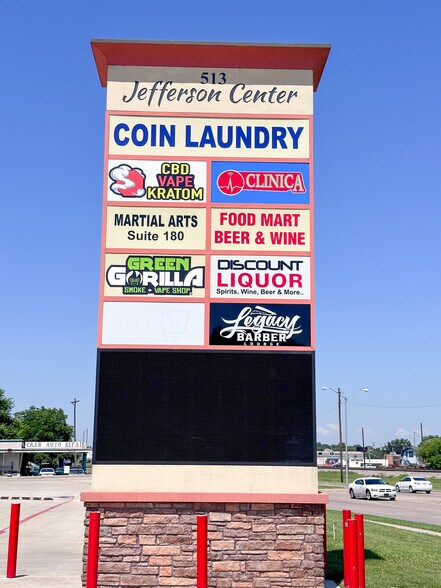 More Photos Of 513 W Jefferson St, Grand Prairie Unknown For Lease