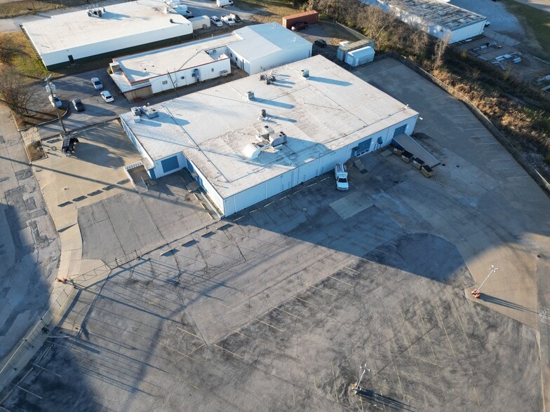 More Photos Of 6923 E 14th St, Tulsa Service For Sale