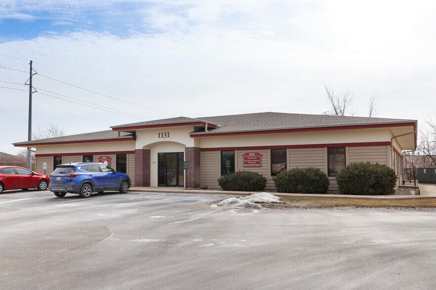 More Photos Of 1131 Prairie Dr, Racine Office For Lease