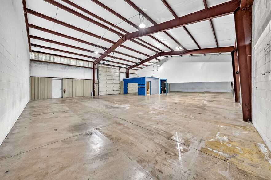 More Photos Of 729 Welch St, Medford Warehouse For Sale