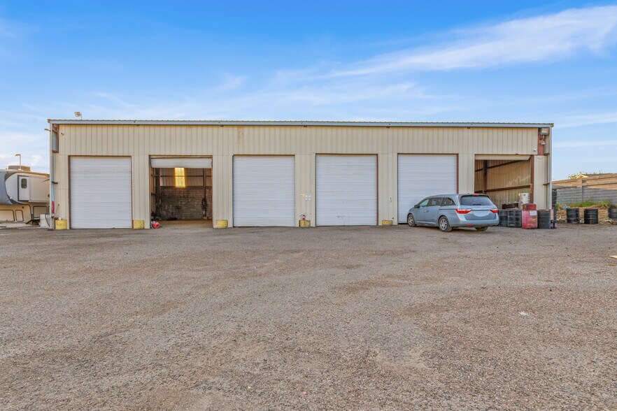 More Photos Of 8210 San Gabriel Dr, Laredo Warehouse For Lease