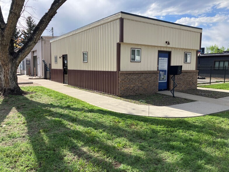More Photos Of 127-129 S Cleveland Ave, Loveland Showroom For Lease