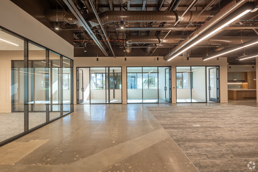 More Photos Of 200 E Baker St, Costa Mesa Loft Creative Space For Sale