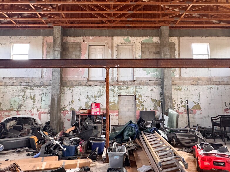 More Photos Of 701 W King St, Cocoa Warehouse For Sale