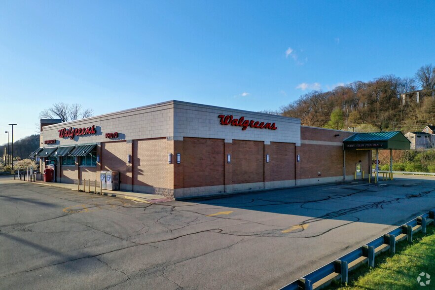 More Photos Of 30 Pine Creek Rd, Wexford Drugstore For Lease