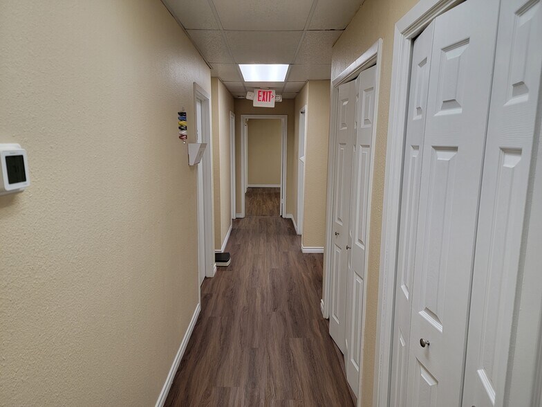 More Photos Of 4405 Lilac Ln, Victoria Medical For Sale