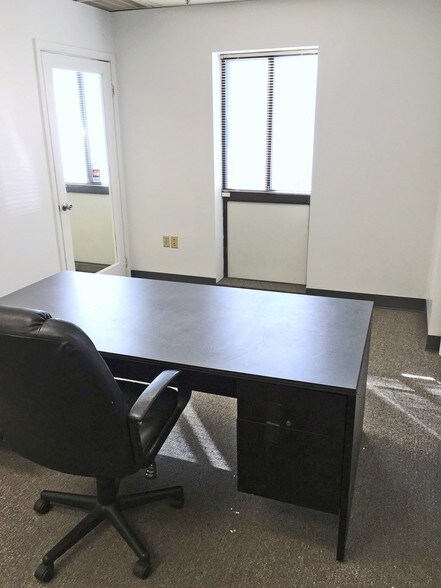 More Photos Of 5714 Industry Ln, Frederick Warehouse For Lease