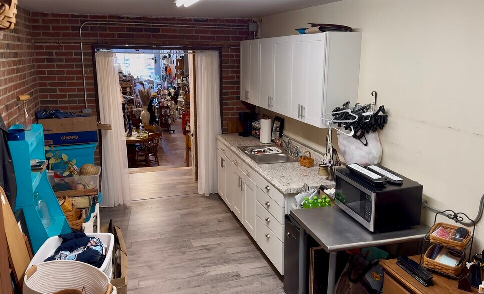 More Photos Of 111 W Main St, Florence Storefront For Sale