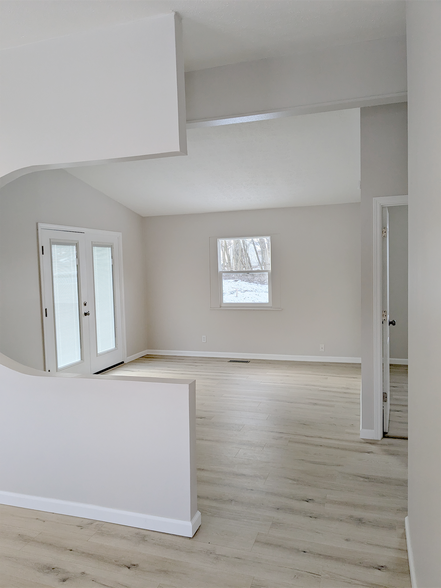 More Photos Of 802 S Jenkins Blvd, Akron Apartments For Sale