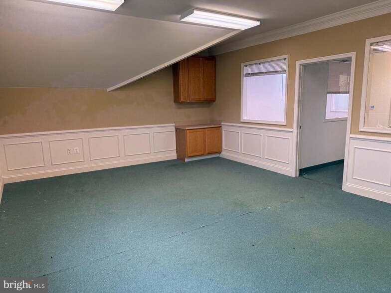 More Photos Of 225 Town Square Dr, Lusby Medical For Lease