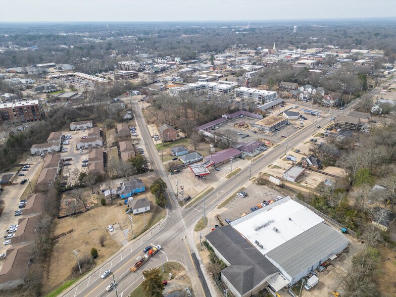 More Photos Of 128 Old West Point Rd, Starkville Daycare Center For Sale