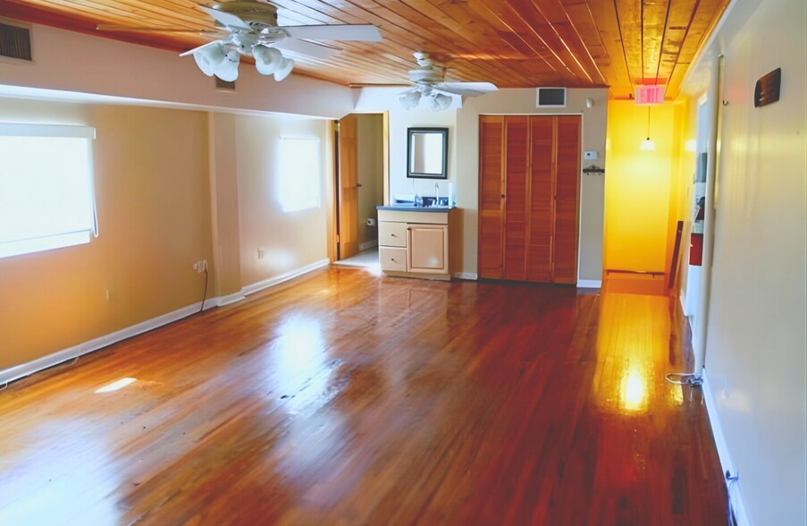 More Photos Of 420 6th St, West Palm Beach Flex For Lease