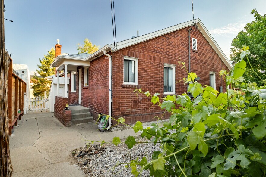 More Photos Of 251 E Arroyo St, Reno Apartments For Sale