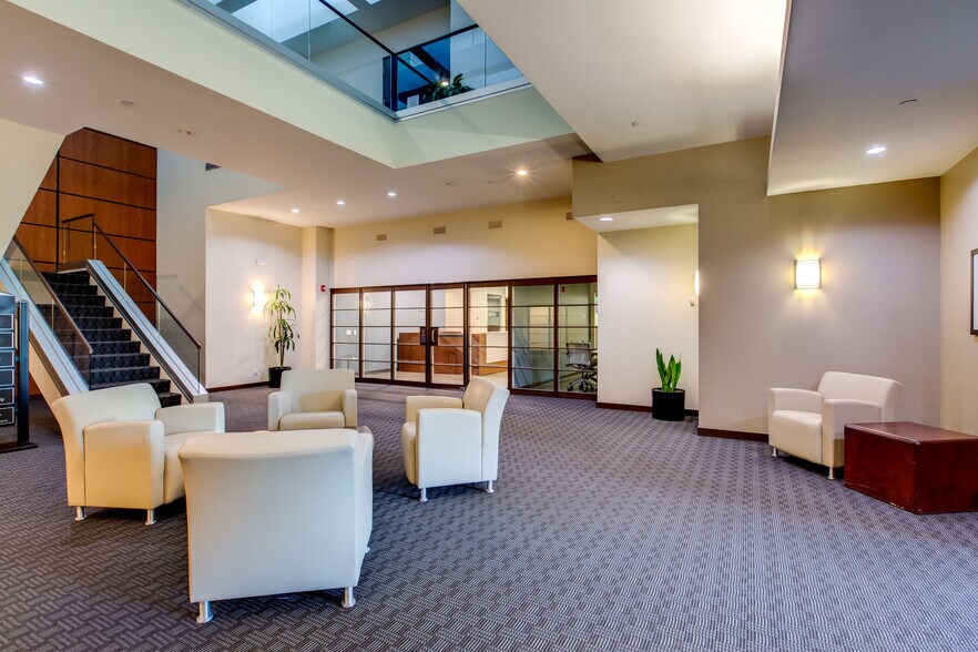 More Photos Of 373 Inverness Pkwy, Englewood Office For Lease