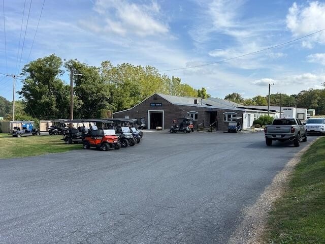 More Photos Of 345 Hill Rd, Womelsdorf Warehouse For Lease