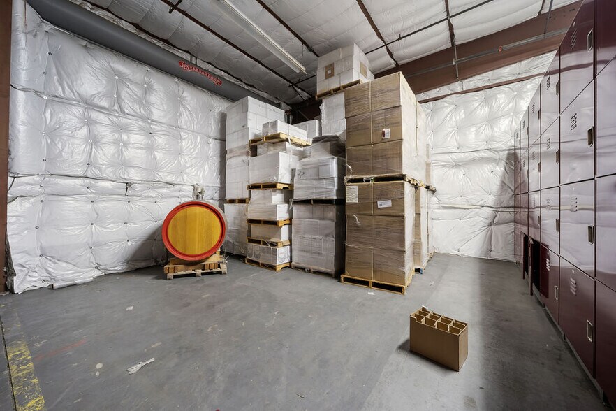 More Photos Of 1625 Commerce Way, Paso Robles Manufacturing For Lease