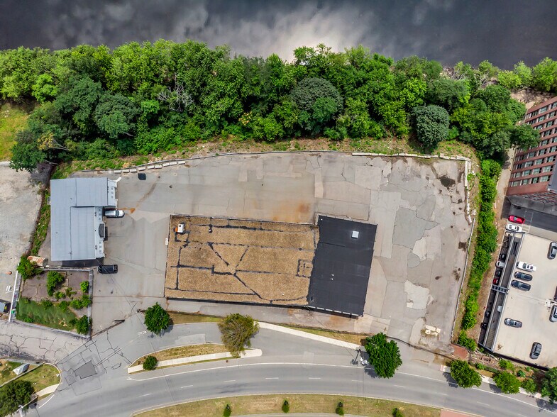 More Photos Of 35 Marston St, Lawrence Manufacturing For Lease