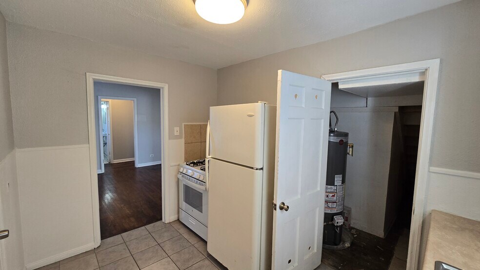 More Photos Of 323 Claremont Ave, San Antonio Multifamily For Sale