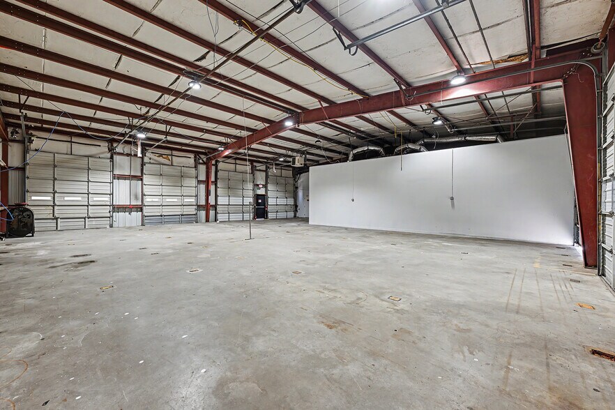 More Photos Of 4201 Langley Rd, Houston Warehouse For Lease