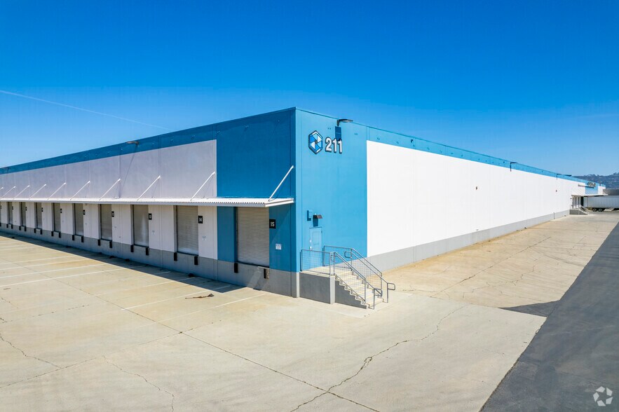 More Photos Of 211-213 W Cutting Blvd, Richmond Warehouse For Lease